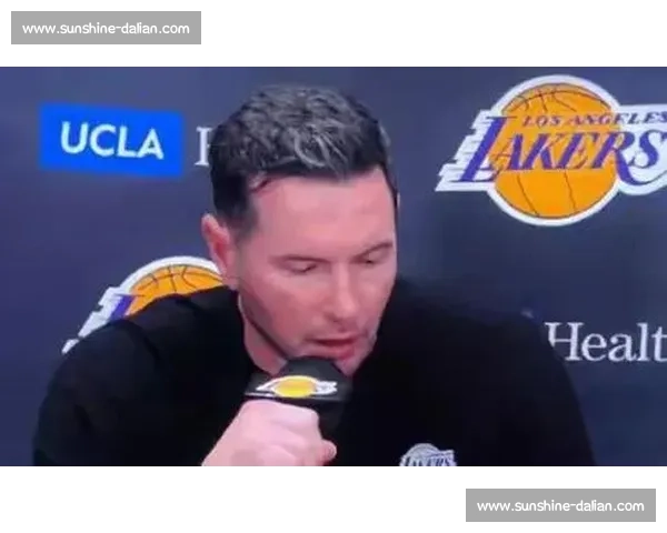 未上场的见证者：雷迪克与湖人的拼搏标杆